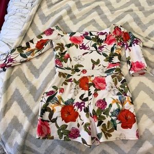 Stunning floral romper!!